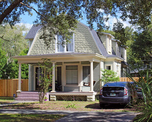 THE HISTORIC DOWNTOWN SANFORD HOME